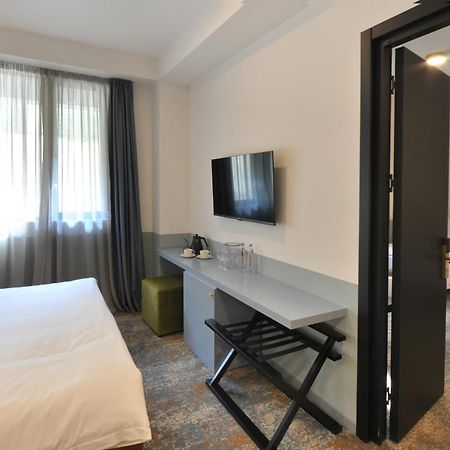 Castor & Pollux Hotel Тбилиси Екстериор снимка