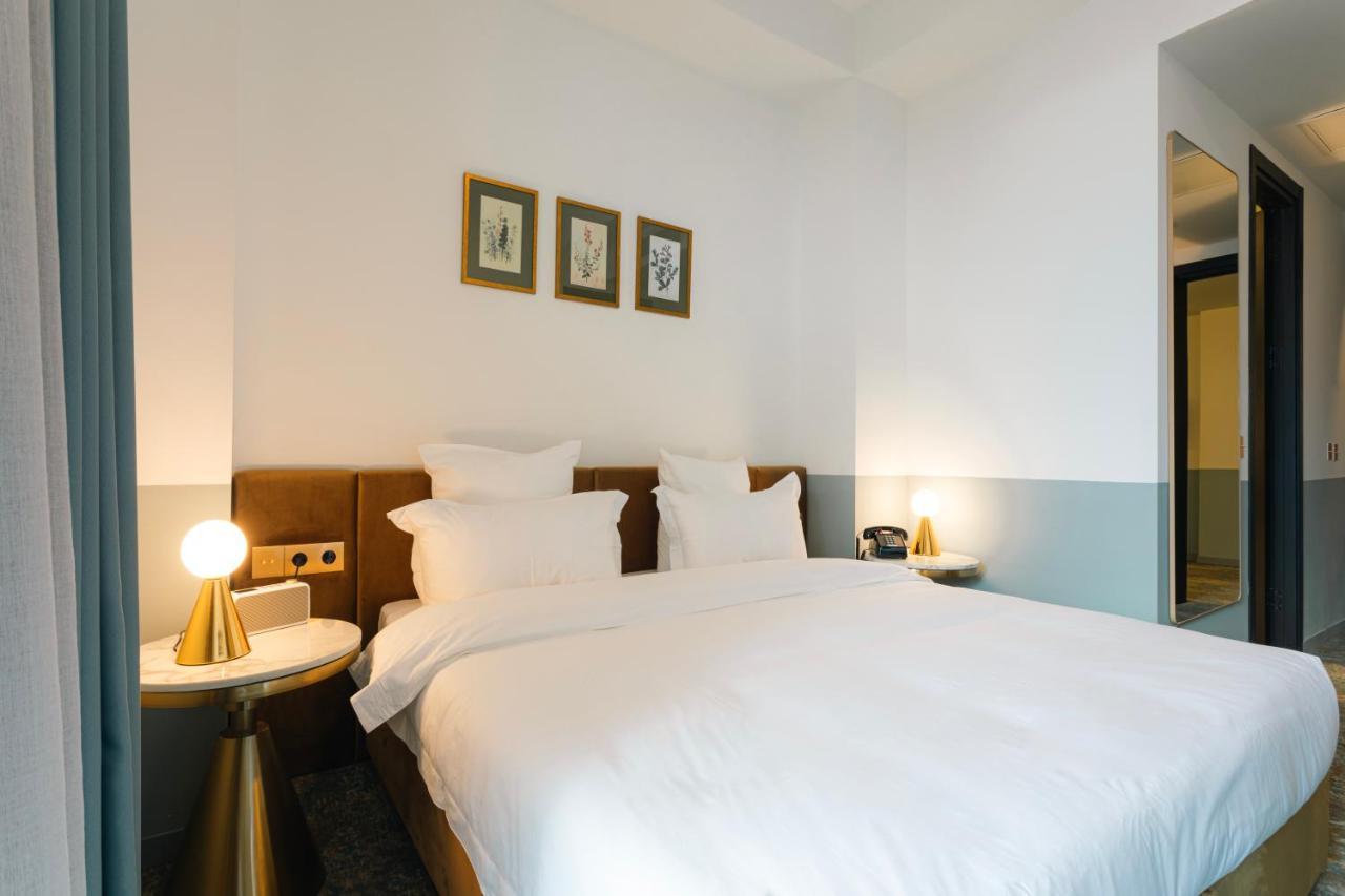 Castor & Pollux Hotel Тбилиси Екстериор снимка