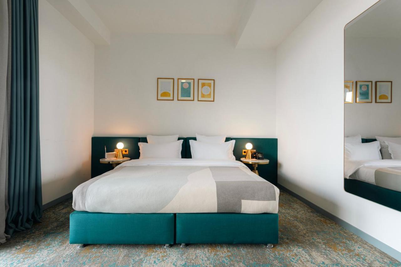 Castor & Pollux Hotel Тбилиси Екстериор снимка