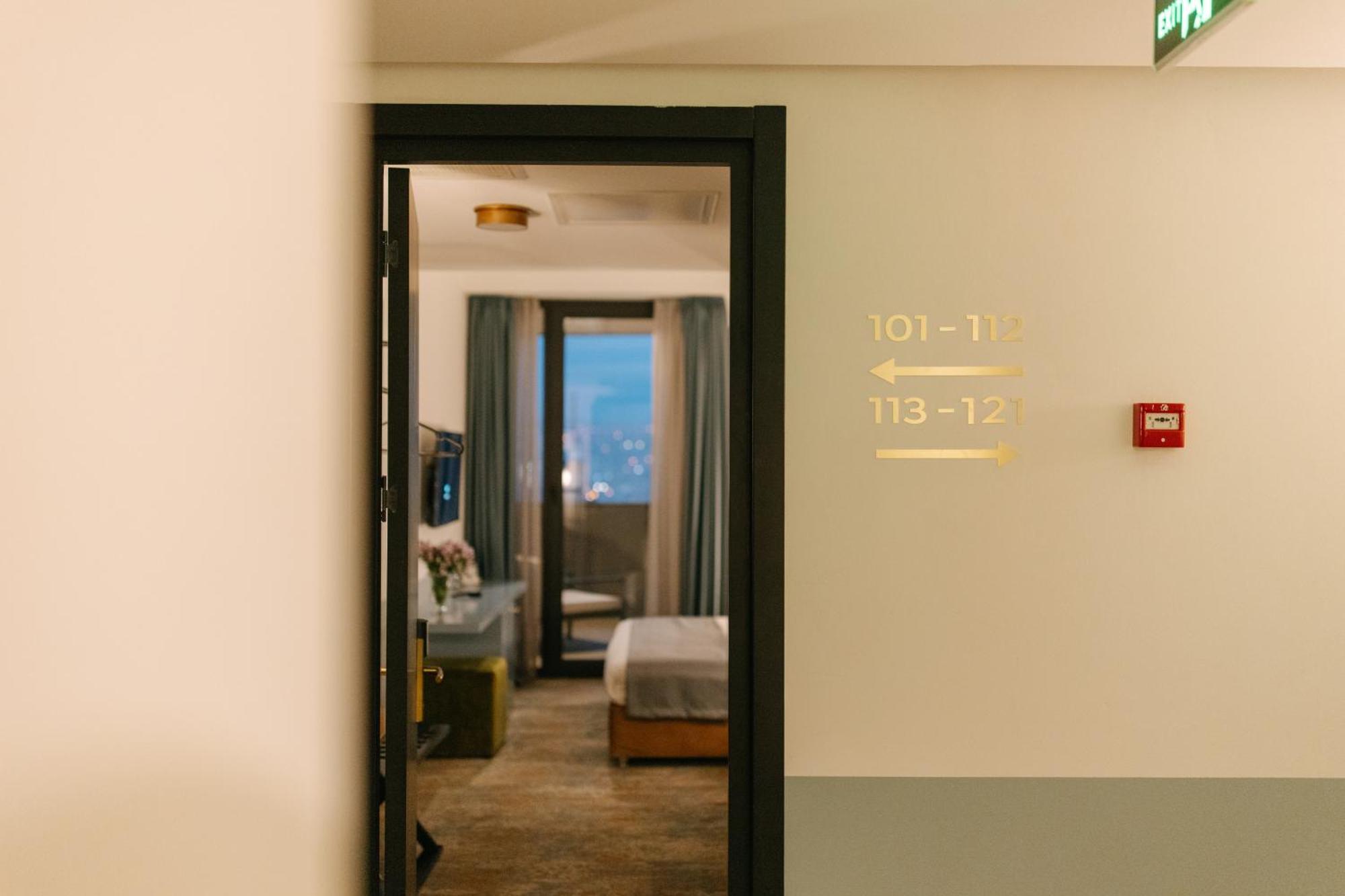 Castor & Pollux Hotel Тбилиси Екстериор снимка