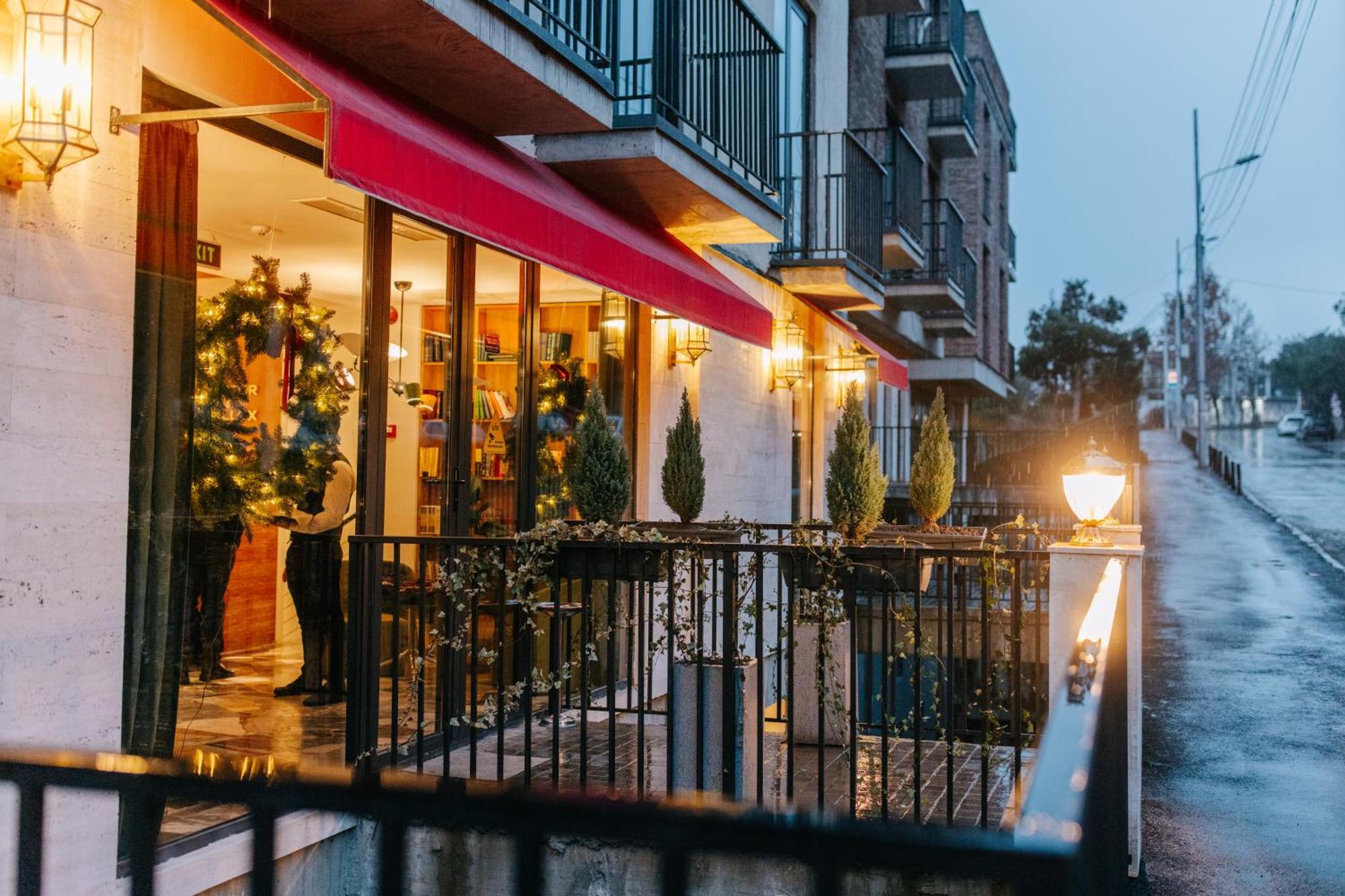 Castor & Pollux Hotel Тбилиси Екстериор снимка
