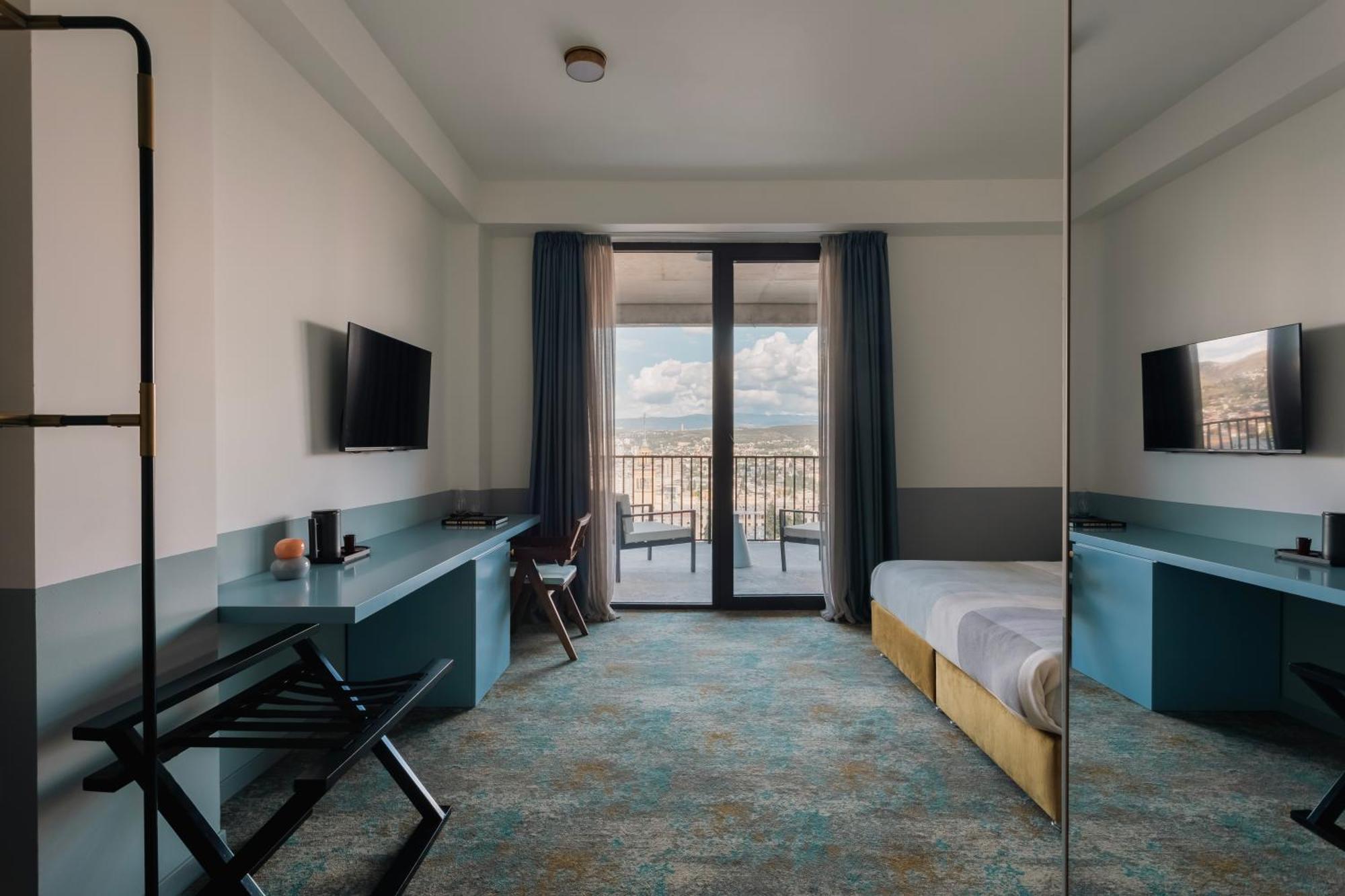 Castor & Pollux Hotel Тбилиси Екстериор снимка