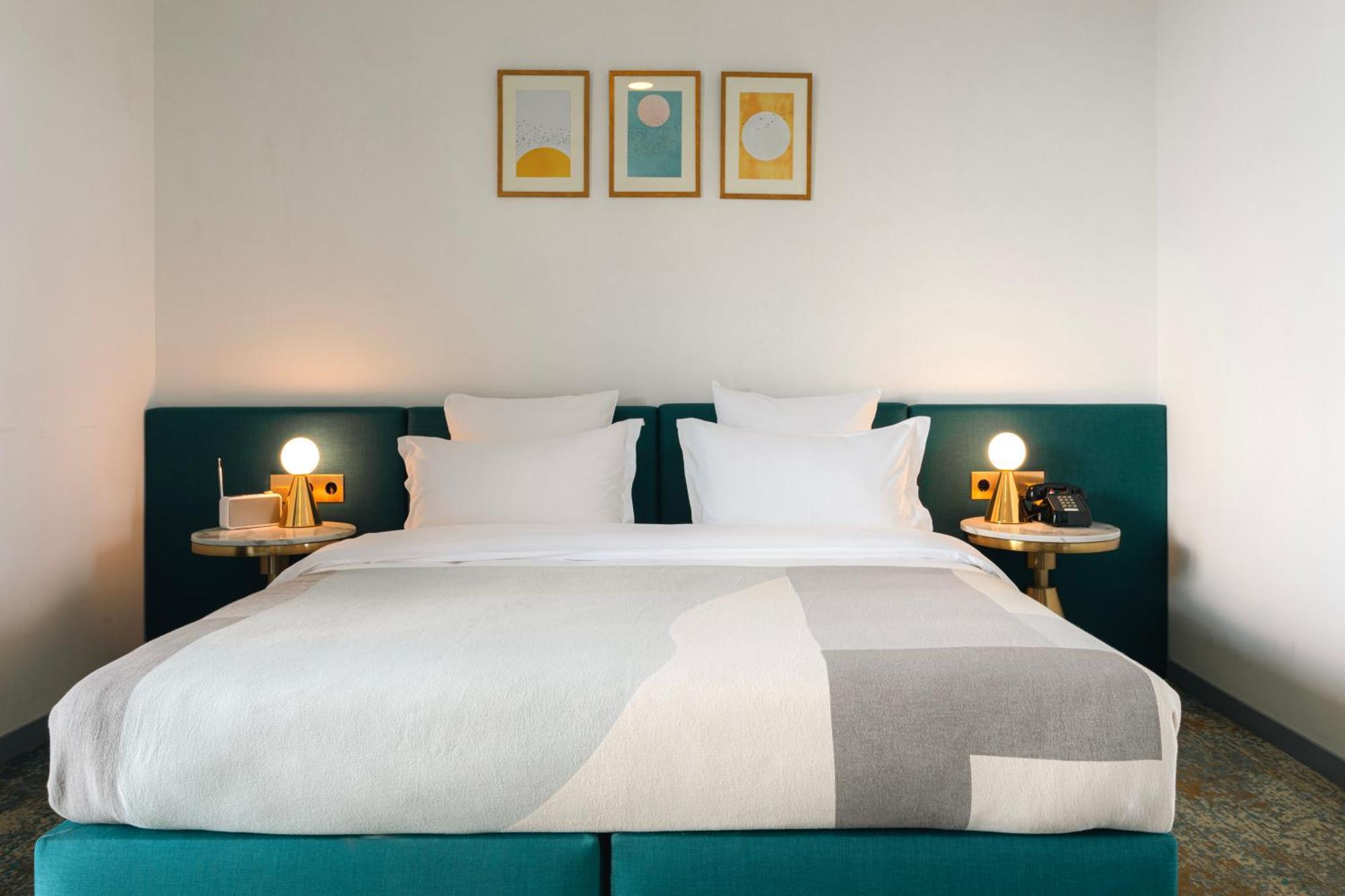 Castor & Pollux Hotel Тбилиси Екстериор снимка