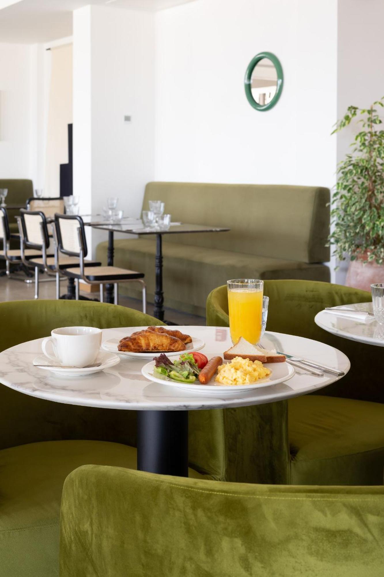 Castor & Pollux Hotel Тбилиси Екстериор снимка