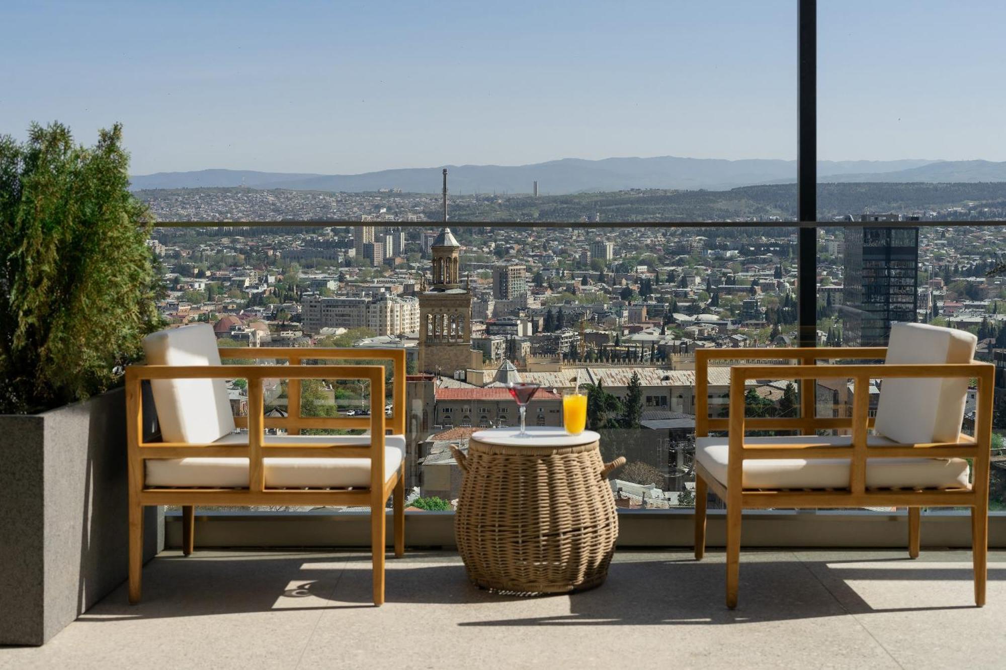 Castor & Pollux Hotel Тбилиси Екстериор снимка