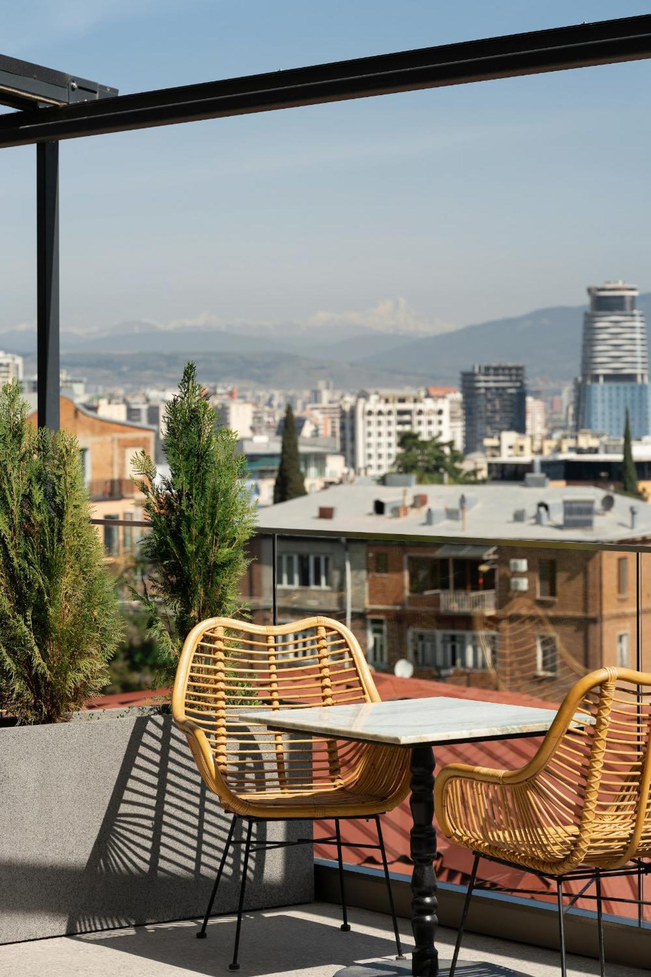 Castor & Pollux Hotel Тбилиси Екстериор снимка
