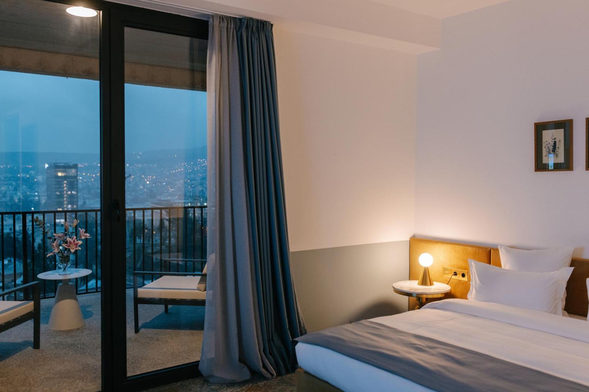 Castor & Pollux Hotel Тбилиси Екстериор снимка
