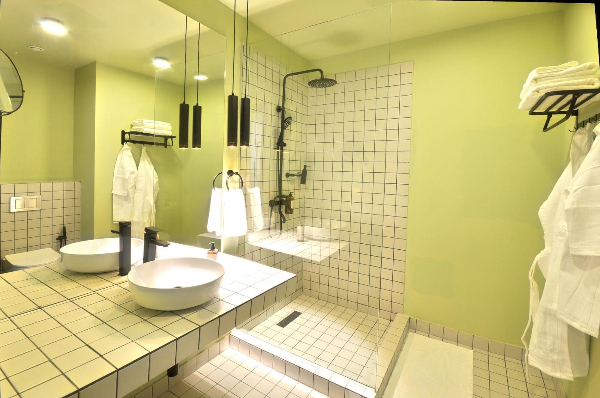 Castor & Pollux Hotel Тбилиси Екстериор снимка